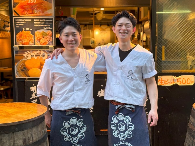 店長 川崎哲季（左）と副店長 大冨健清（右）